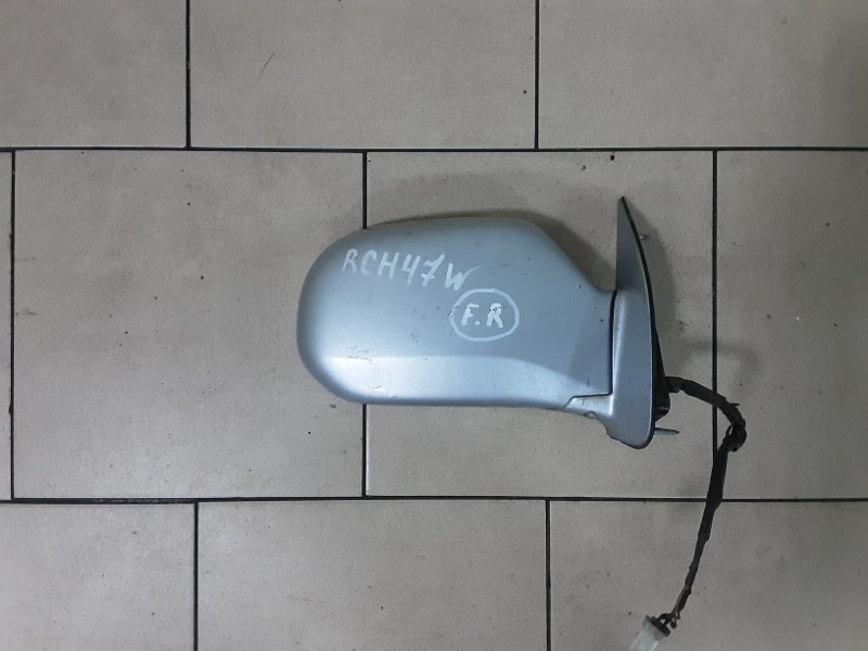 Зеркало Toyota Hiace Regius RCH47W 3RZFE 1997 правое