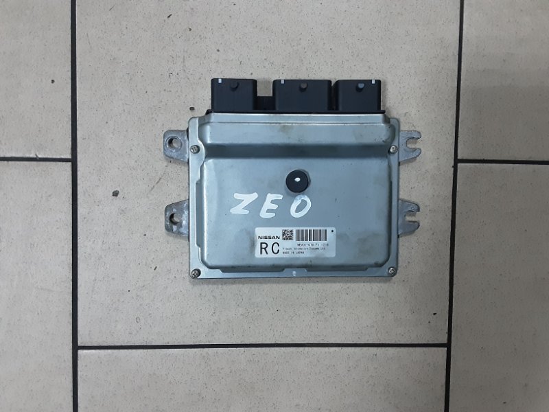 Блок управления двигателем Nissan Leaf ZEO EM61 2011 передний