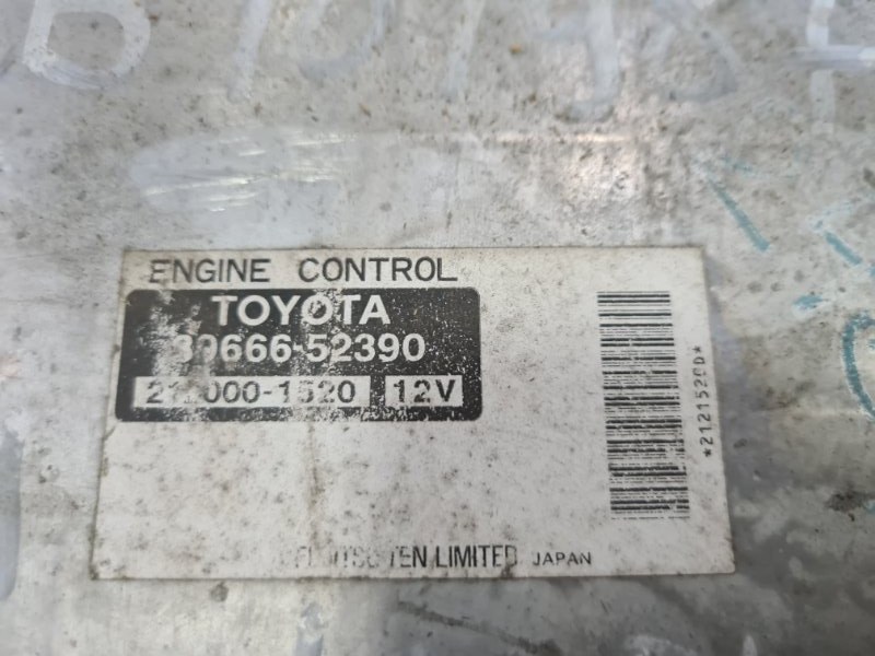 Блок управления двигателем Toyota Sienta NCP81 1NZFE 2003 передний