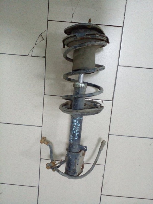 Стойка подвески Toyota Corolla EE102 1NZFE передняя правая