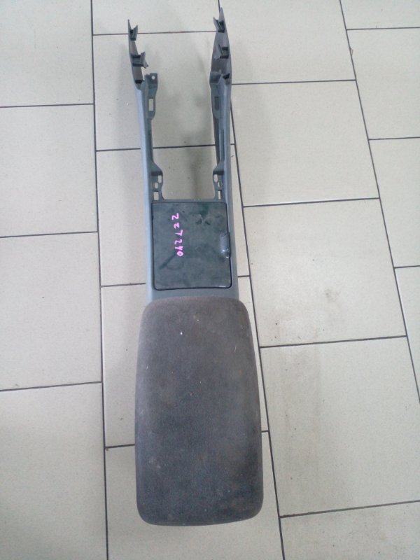 Консоль между сидений Toyota Allion ZZT240 1ZZFE 2001 передний