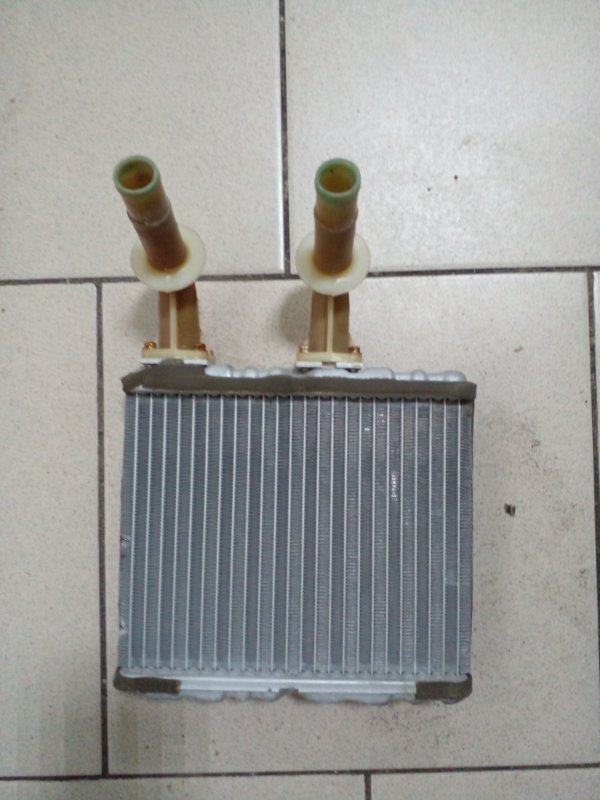 Радиатор отопителя Nissan Liberty RM12 QR20 1998 передний