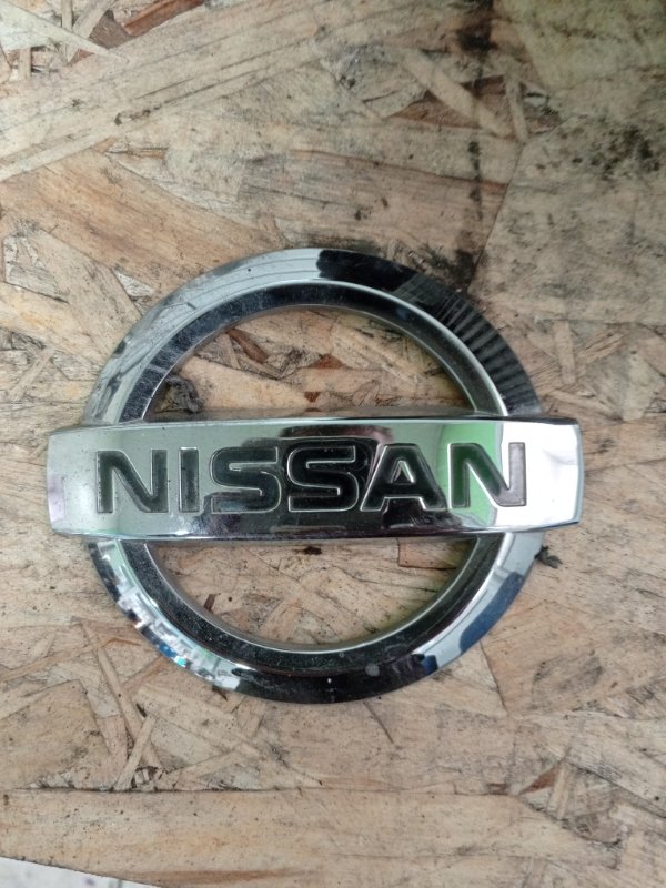 Эмблема Nissan X-Trail NT32 MR20DD 2014 передняя