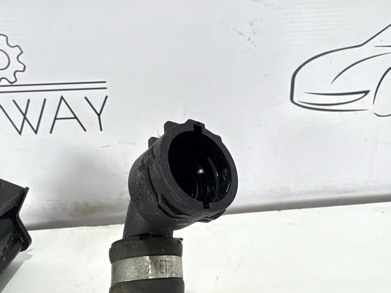 Патрубки системы охлаждения A4 B8 2012 CJC 2.0 tdi Патрубки системы охлаждения A4 B8 2012 CJC 2.0 tdi