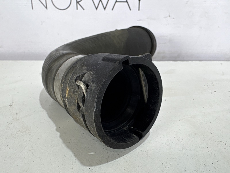 Патрубок системы охлаждения A4 B8 2012 CJC 2.0 tdi Патрубок системы охлаждения A4 B8 2012 CJC 2.0 tdi