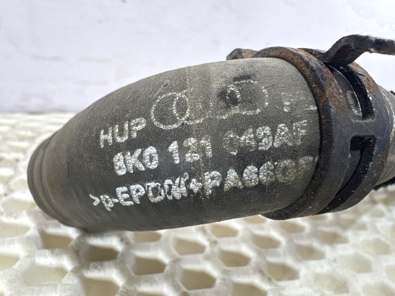 Патрубок радиатора A4 B8 2012