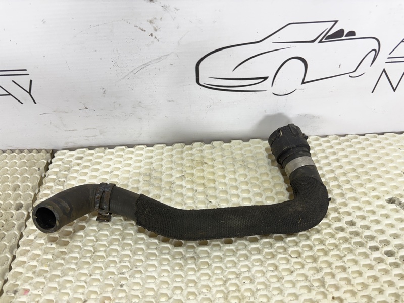 Патрубок радиатора AUDI A4 B8