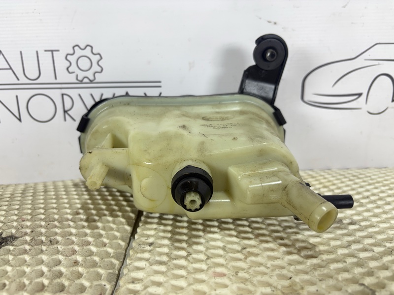 Бачок гидроусилителя Range Rover Sport 2016 L494 Бачок гидроусилителя Range Rover Sport 2016 L494