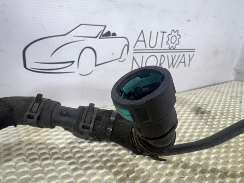 Патрубок системы охлаждения Range Rover Sport 2016 L494 Патрубок системы охлаждения Range Rover Sport 2016 L494