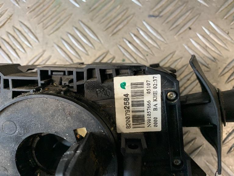 Переключатель подрулевой (стрекоза) Renault Logan 1