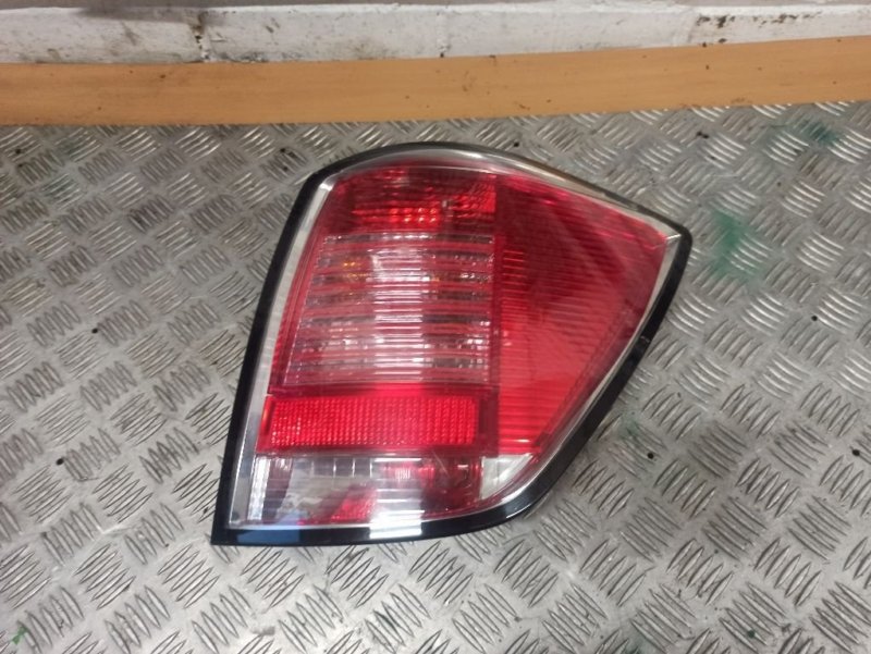 Фонарь задний правый Opel Astra 2005 Б/У