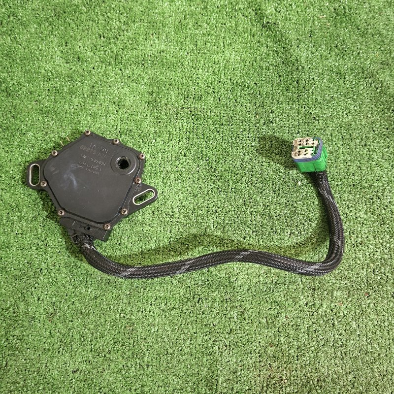 Датчик положения селектора АКПП Renault Megane CMF930400 Б/У