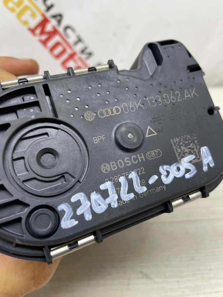 Заслонка дроссельная Q7 2020 4M 2.0