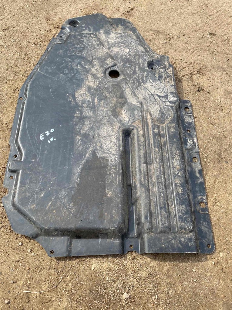 Защита днища BMW X5 2008 E70 51757158406 контрактная