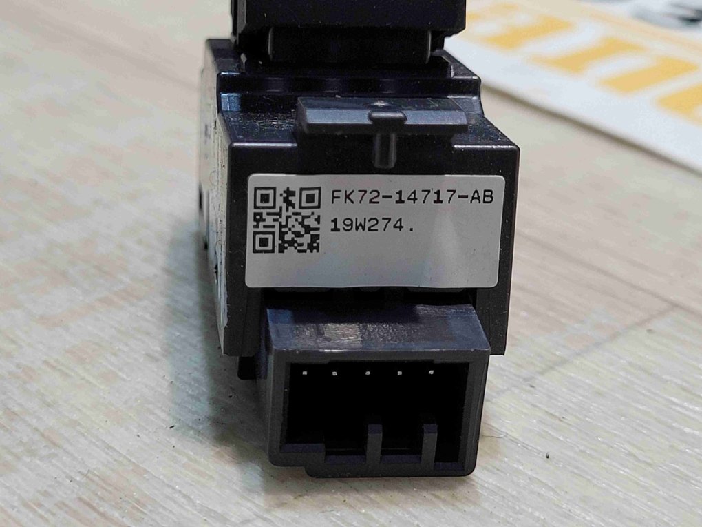 Кнопка стеклоподъемника Land Rover Range Rover Sport 2016 L494 FK72-14717-AB контрактная