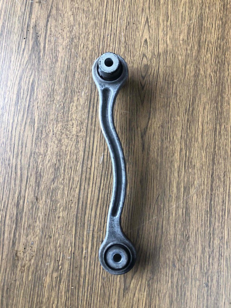 Рычаг задний левый E-Class 2015 W212 Рычаг задний левый E-Class 2015 W212