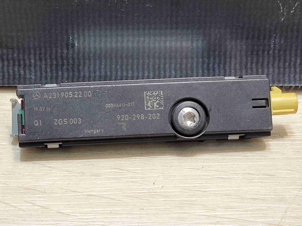 Усилитель антенны Mercedes-Benz GLC 2016 X253 A2319052200 контрактная