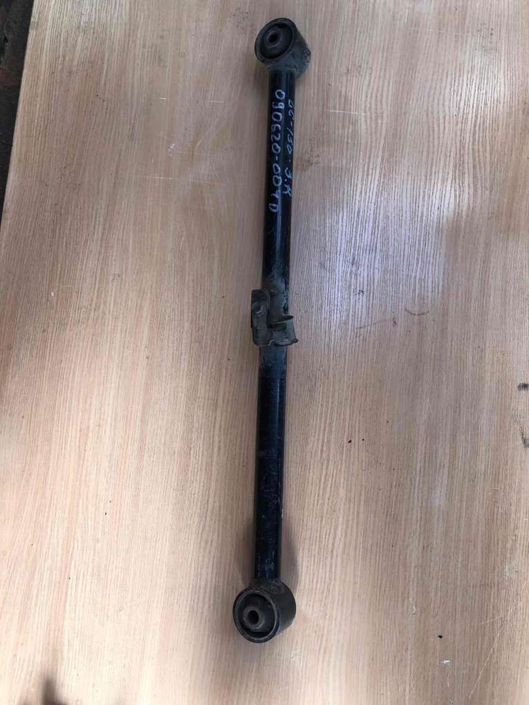 Рычаг задний правый Toyota Land Cruiser Prado 2013 контрактная