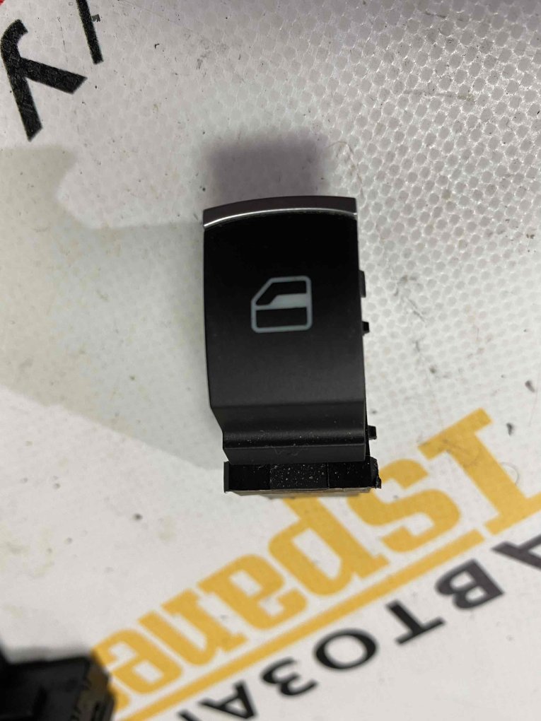 Кнопка стеклоподъемника Volkswagen Tiguan 2012 5K0959855 контрактная