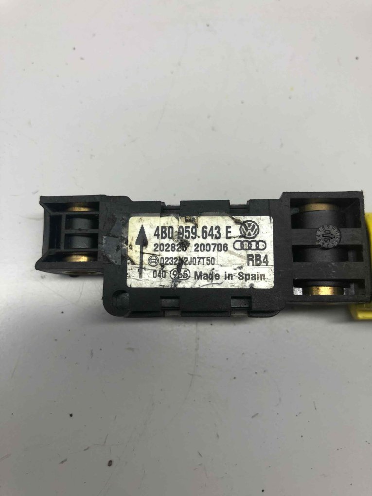 Датчик удара Touareg 2004