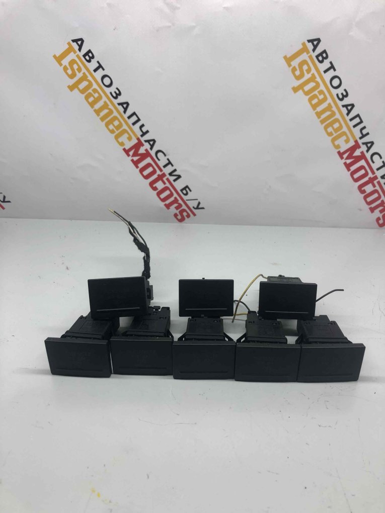 Кнопка (выключатель) Volkswagen Touareg 2007 7L6919235B контрактная