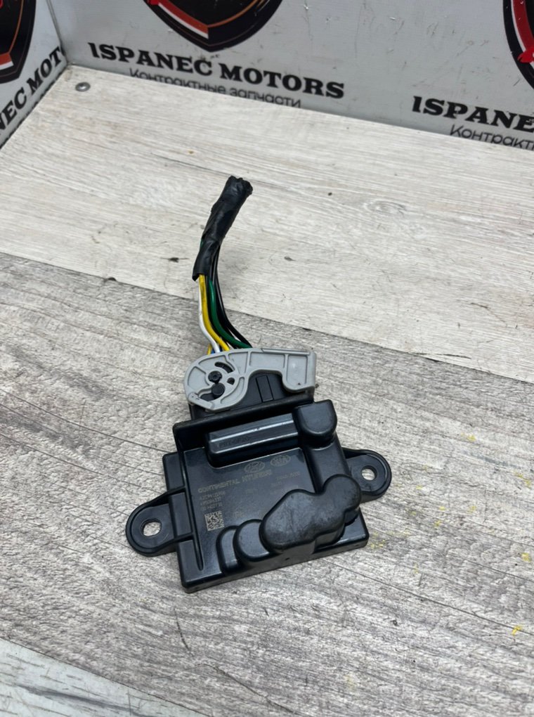 Запчасть блок управления топливным насосом KIA Stinger 2021 CK 3.3T 33040-j5000 контрактная Блок управления топливным насосом KIA Stinger 2021 CK 3.3T 33040-j5000 контрактная