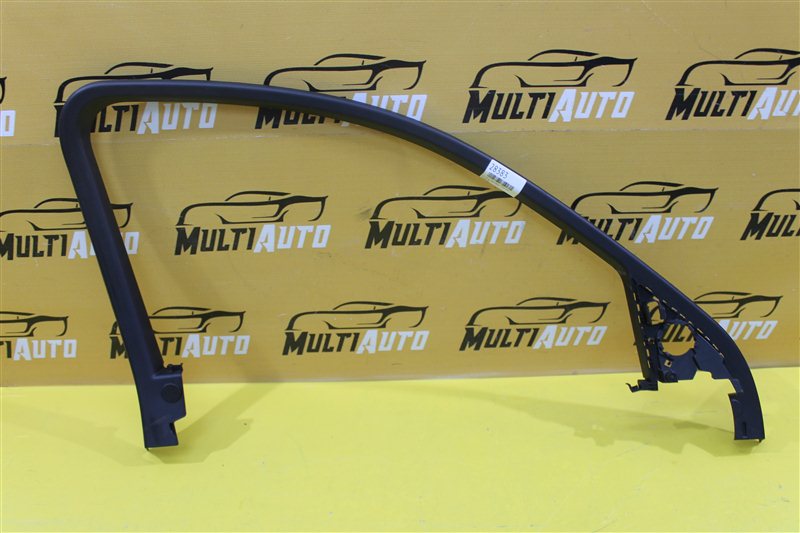 Накладка стекла двери передняя правая Audi Q3 2011-2018 8U 8u0867609 новая