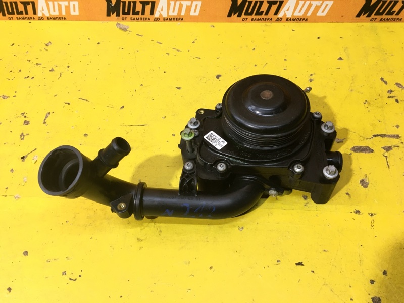 Помпа Mercedes M251 Помпа Mercedes M251