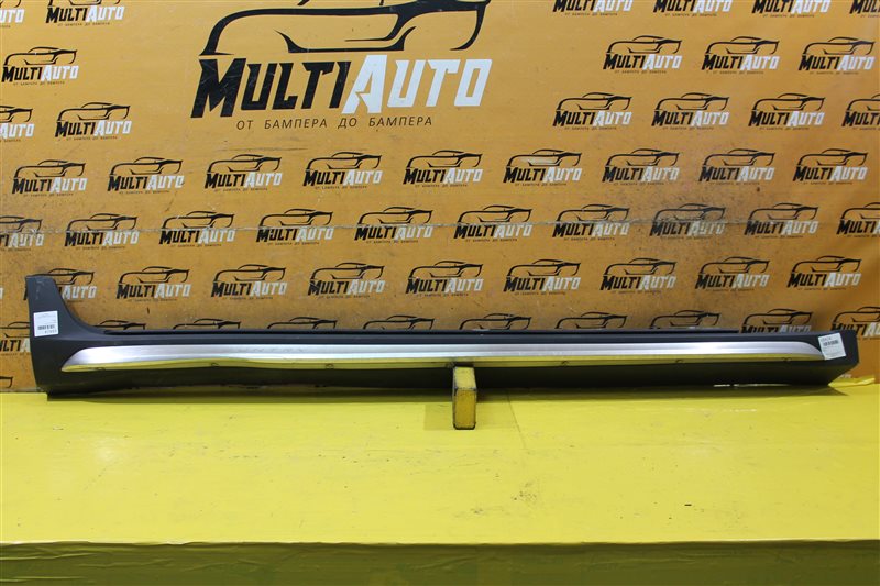 Накладка порога правая Volvo V60 Cross Country 2018-2020 2 32296119 новая