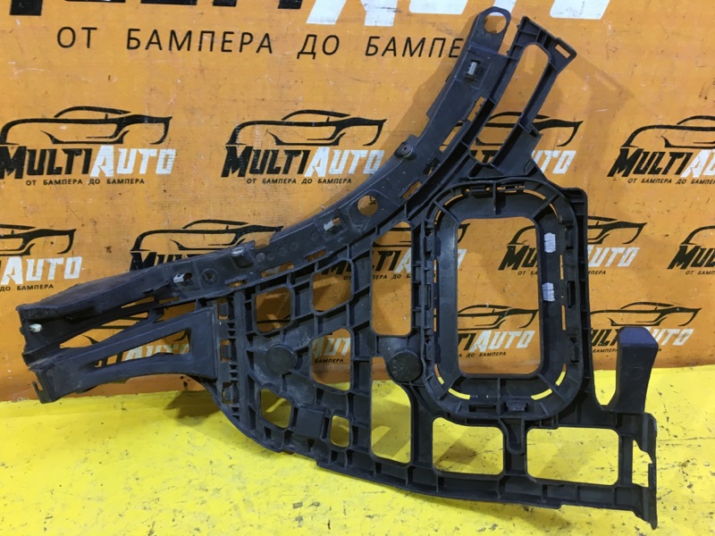 Кронштейн бампера задний правый Cayenne 2010-2018 958