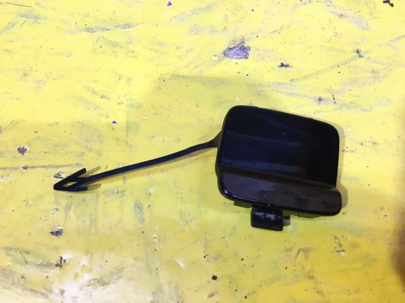 Запчасть заглушка бампера задняя Audi A3 2016-2020 8V 8v5807441b новая Заглушка бампера задняя Audi A3 2016-2020 8V 8v5807441b новая