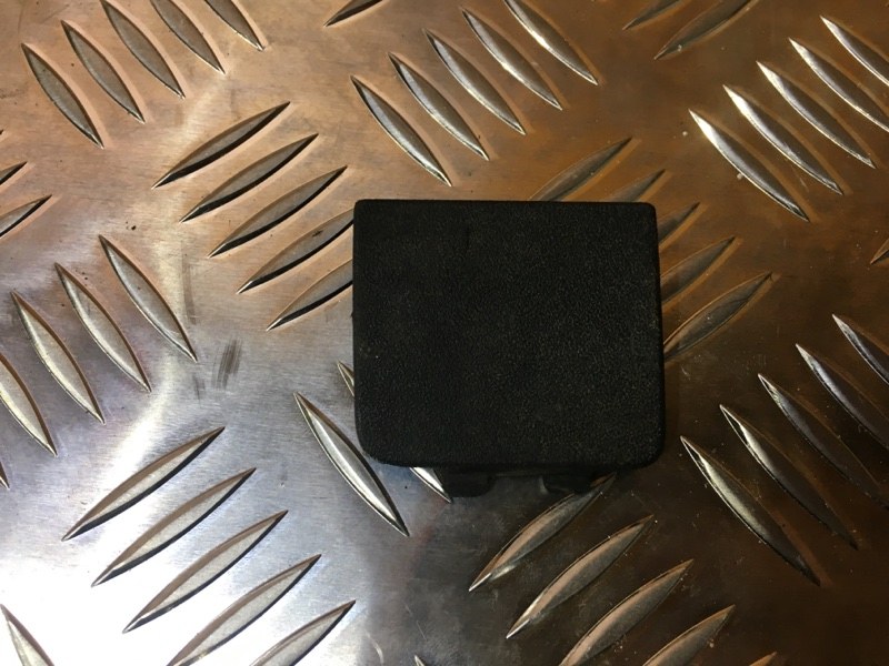 Заглушка бампера задняя Audi Q3 2018- F3 83f807441 новая