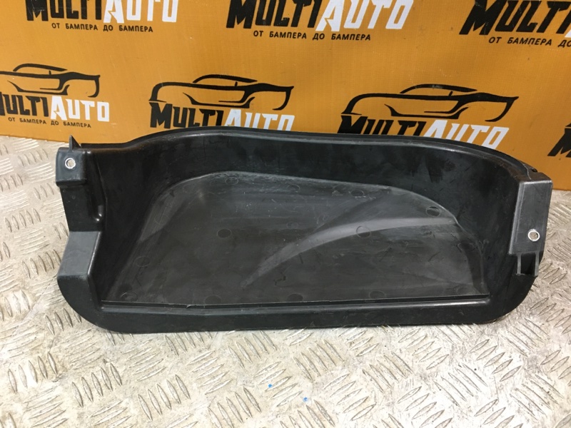 Накладка водостока передняя Macan 2013-2018 95b