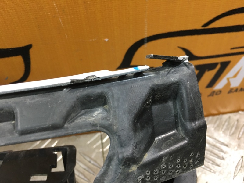 Кронштейн бампера передний левый Audi A6 C8