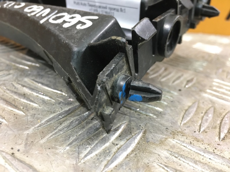 Кронштейн бампера передний левый S60 2010-2018 2