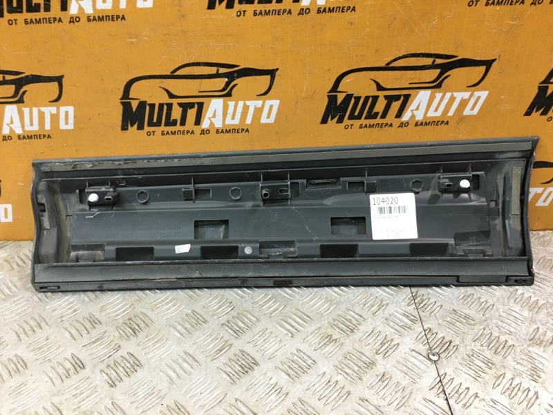 Накладка двери задняя правая Q3 2011-2014 8U