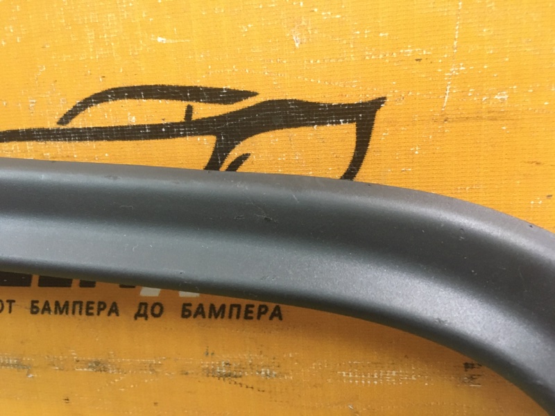 Уплотнитель стекла задний правый Audi Q7 4M