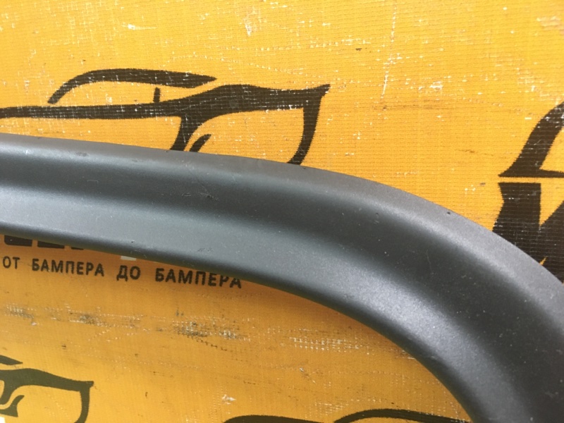 Уплотнитель стекла задний правый Q7 2015- 4M