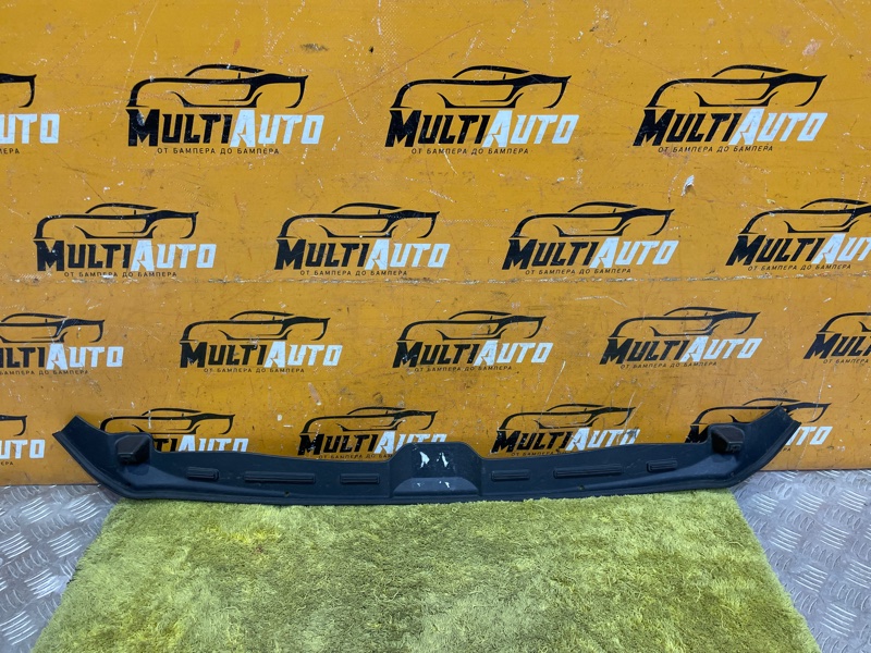 Пыльник замковой панели Audi A5 2016-2020 F5 8w6823124 новая