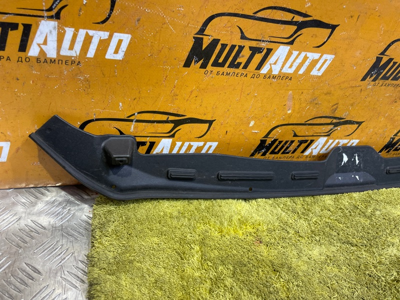 Пыльник замковой панели A5 2016-2020 F5