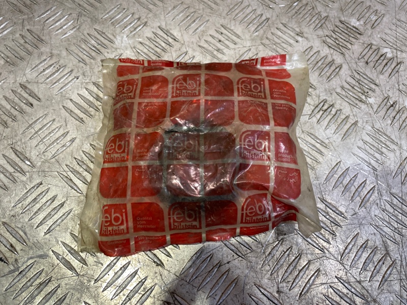 Опора амортизатора Audi 80 811412323C новая