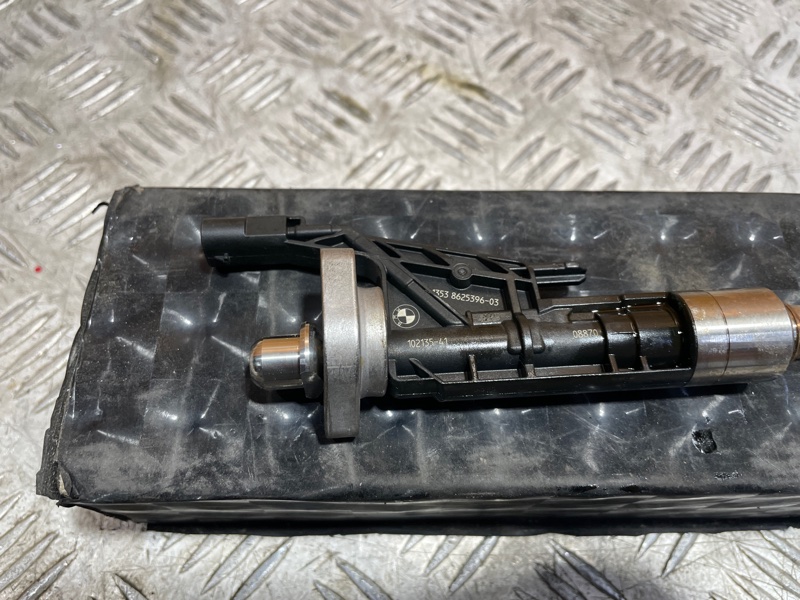 Топливная форсунка 5 Series 2017 G30 B46B20B (2000CC / 185kW) Топливная форсунка 5 Series 2017 G30 B46B20B (2000CC / 185kW)