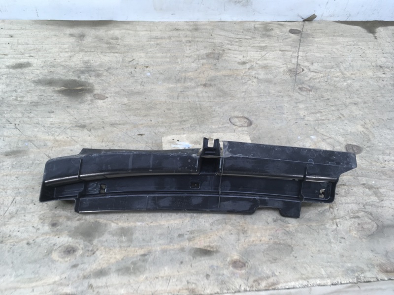 Жабо Toyota Rav4 40 2012 Жабо Toyota Rav4 40 2012