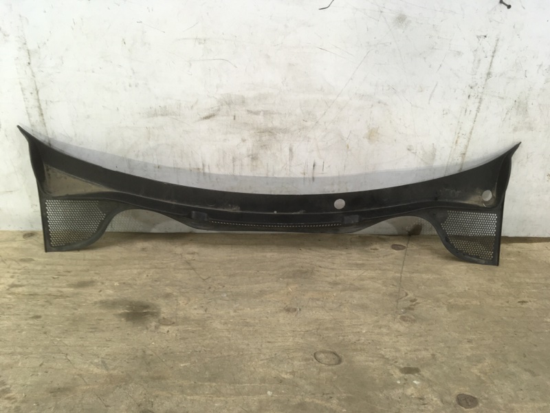 Жабо Volkswagen Polo 5 2009 Жабо Volkswagen Polo 5 2009