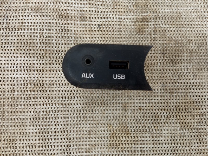 Блок aux usb Kia Ceed 2 2012 Блок aux usb Kia Ceed 2 2012