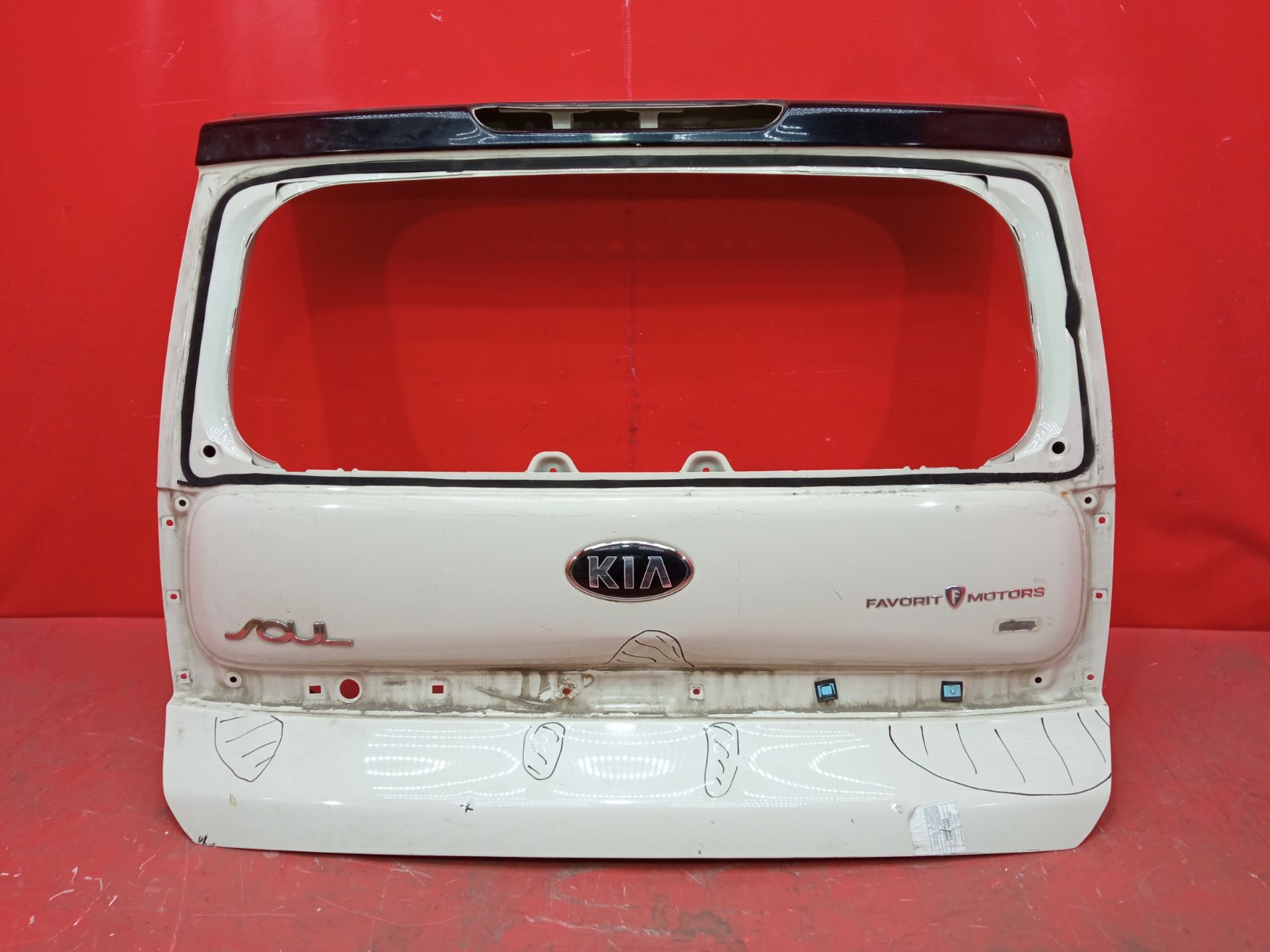 Крышка багажника Kia Soul 2 2014 Крышка багажника Kia Soul 2 2014