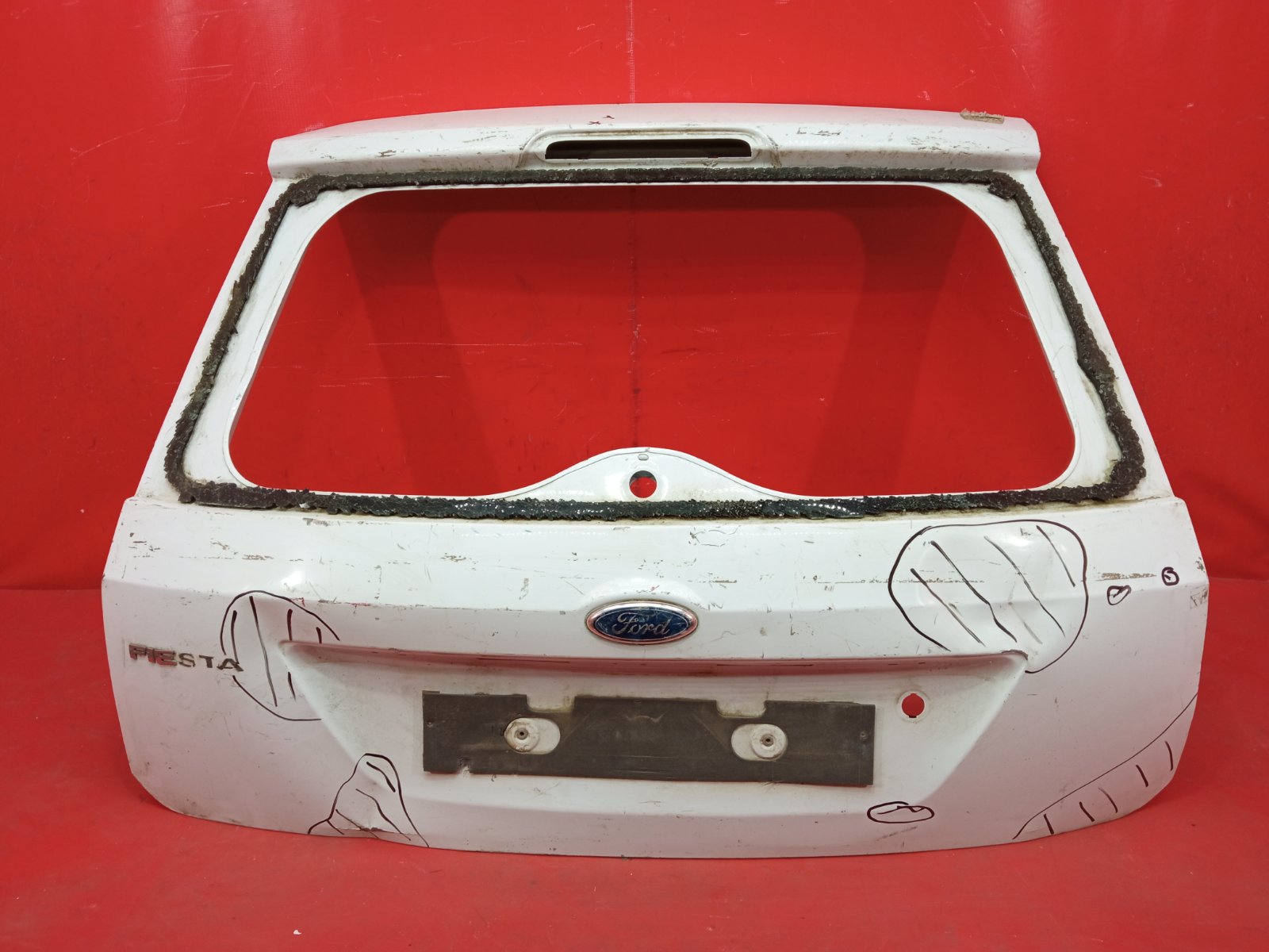 Крышка багажника Ford Fiesta MK5 2002