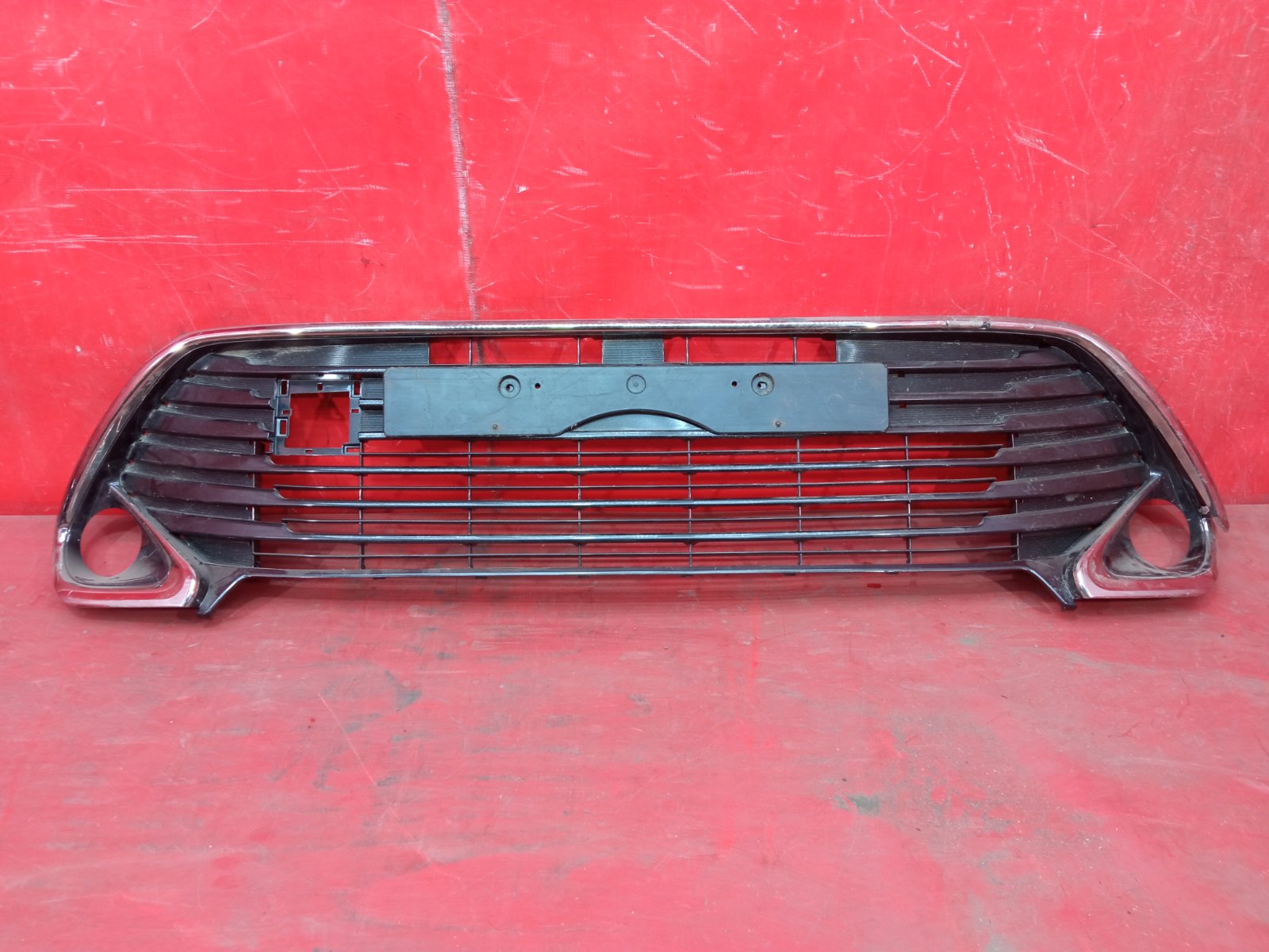 Решетка радиатора Toyota Camry 50. 55 2014