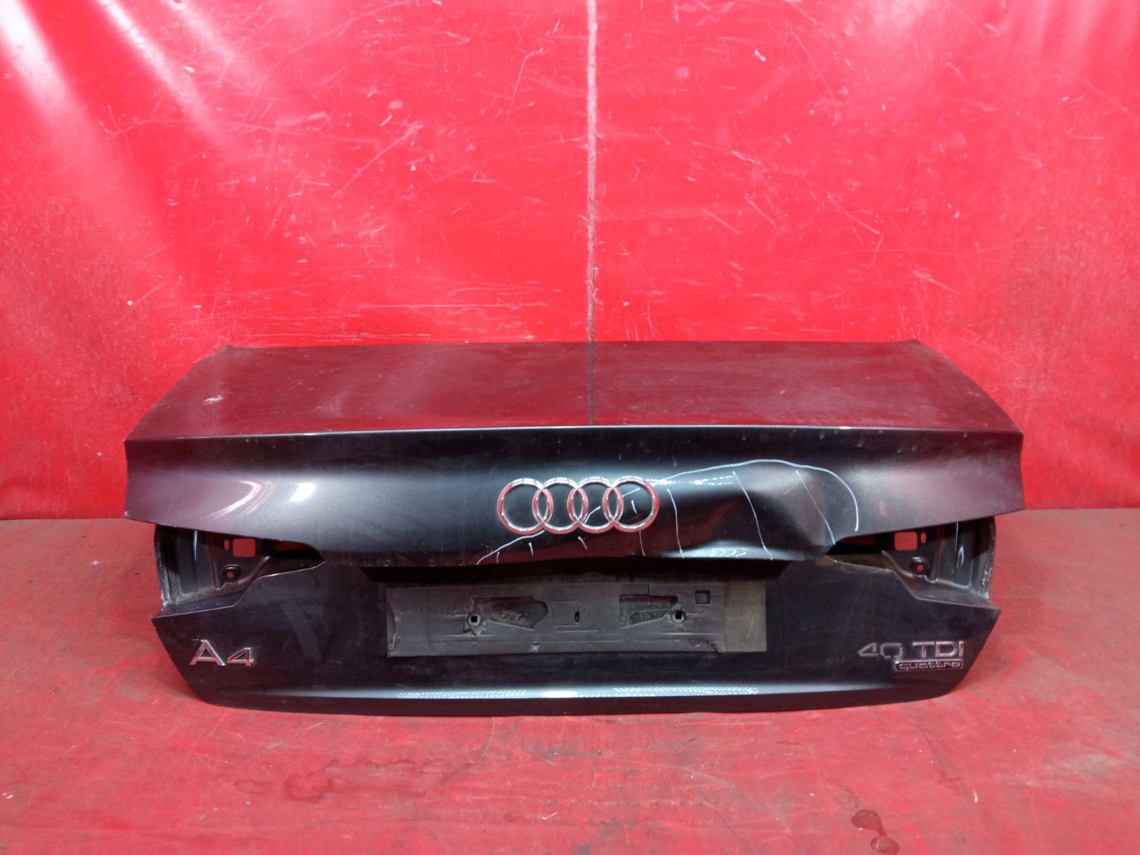 Крышка багажника Audi A4 4 B9 2015
