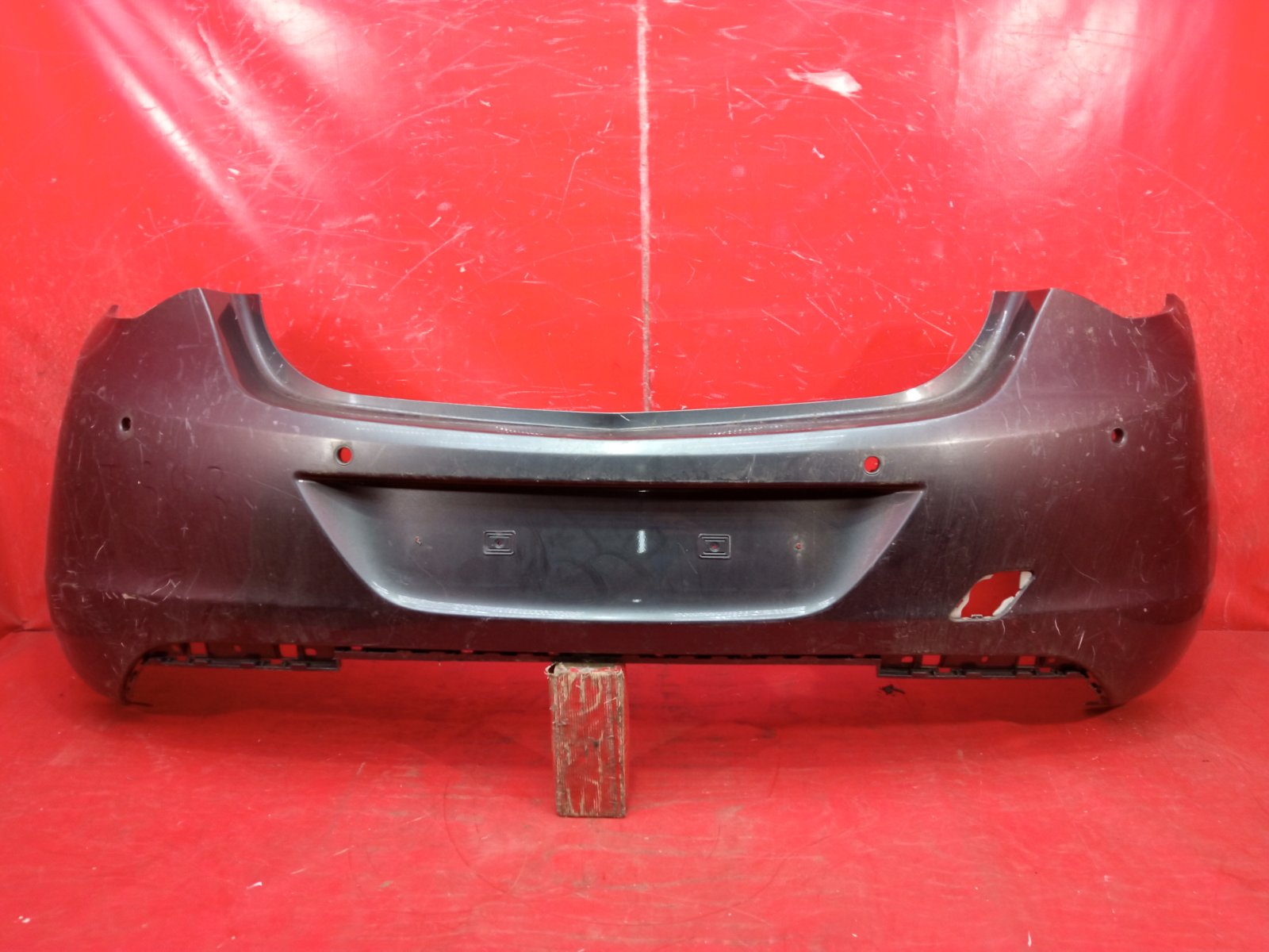 Бампер Opel Astra J 2010 задний Бампер Opel Astra J 2010 задний